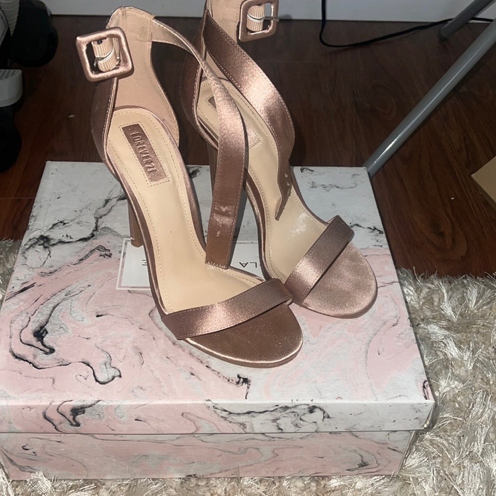 Perfect Neutral Spring Heel - Picture 1 of 1
